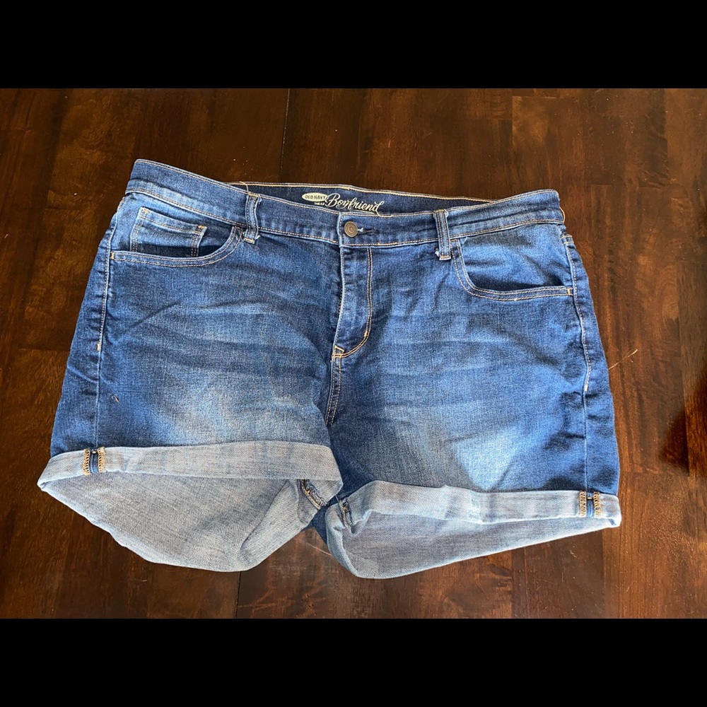 Loose Fit Jean Shorts | Size 16 Regular